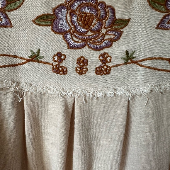 In Bloom Cream and Floral Blouse, Size Large, 3/$25 - Picture 1 of 5